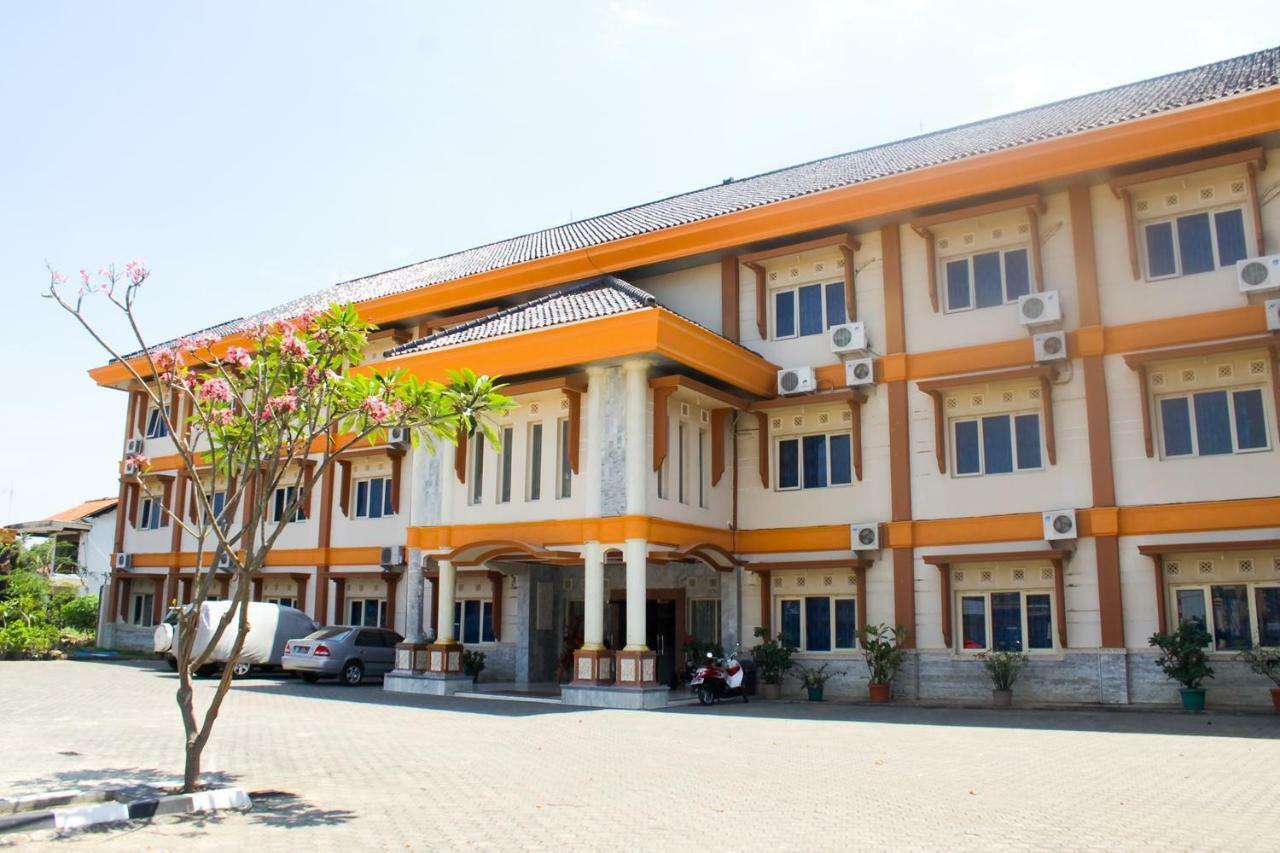 Hotel Wiwi Perkasa 2 Indramayu Exterior photo